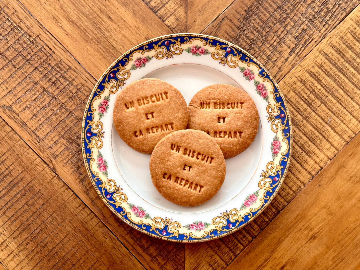 UN BISCUIT ET ÇA REPART